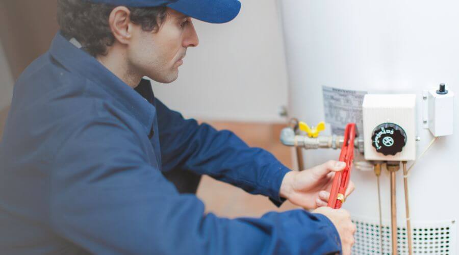 Expert burst pipe repair services in Holmesville, OH